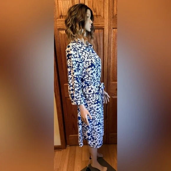 Monteau Los Angeles Women’s Dress Size Large Blue & White Floral Buttons - Picture 3 of 16